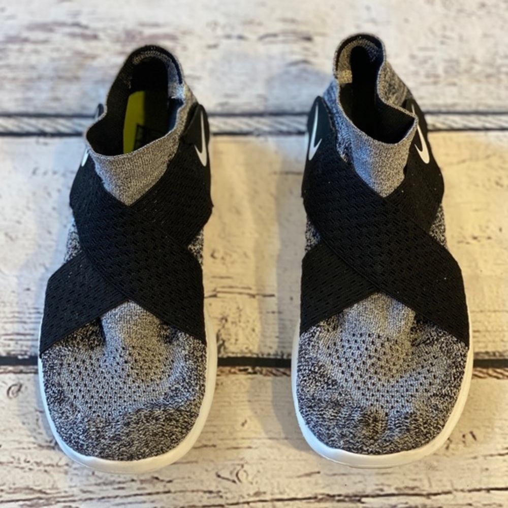 Free Run Motion Flyknit 2017 'Black White' - Picture 4 of 11